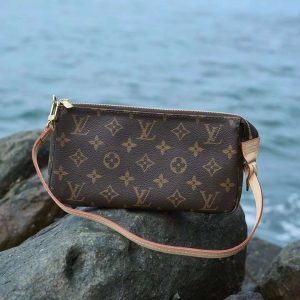 LV Pochette Accessoires Bag M40712