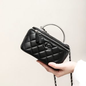 CHANEL 24C Vanity With Chain