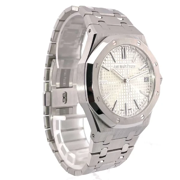 Audemars-Piguet-Royal-Oak-15510ST.OO_.1320ST.03-Silver-Dial.webp