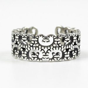 retro style geometric shaped fashionable women ring