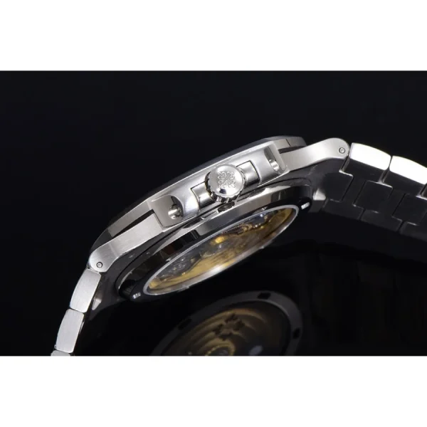 Emerald-Bezel-5711-Replica-2.webp
