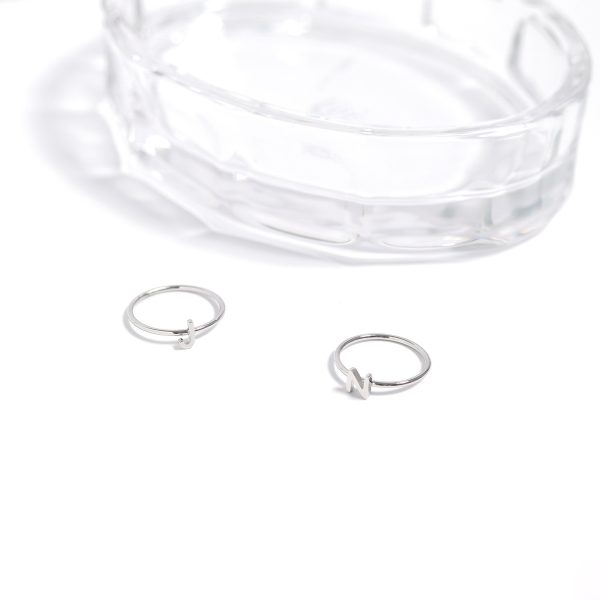 Initialringlifestylesilver_081ae0f3-121f-4bfb-9ca3-9309eb394fa8.jpg