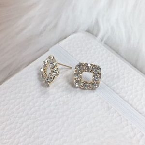 zinc alloy rhinestone square dainty stud earring