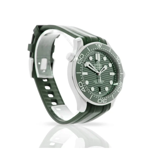 Omega-Seamaster-Diver-300M-Green-Replica1.webp