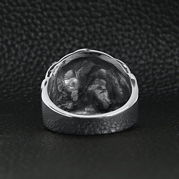 SCR2001-Detailed-Skull-With-Red-CZ-Eye-Stone-Stainless-Steel-Ring-Lifestyle-Back_8a425d68-8502-4dae-8f1b-c40296ee0fbb.jpg