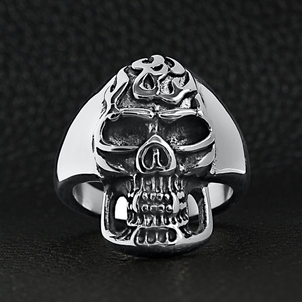 SCR2016-Polished-Skull-Stainless-Steel-Ring-Lifestyle-Front_28e851cf-0bdf-4da9-858a-bb6972c2b1db.jpg