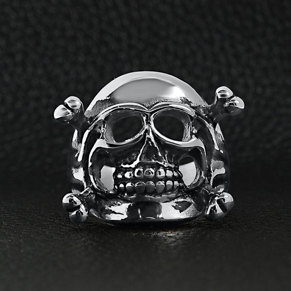 SCR3049-Skull-Crossbones-Stainless-Steel-Ring-Lifestyle-Front_d133b9d7-884b-48d2-8f6e-33ee90813f8b.jpg