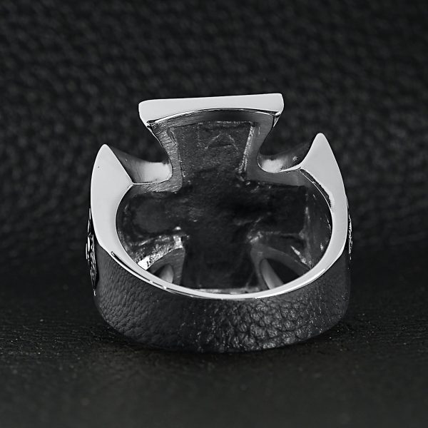SCR4001-Large-Detailed-13-Skull-Maltese-Cross-Stainless-Steel-Ring-Lifestyle-Back_ac12ac78-923a-425f-a6aa-4cc06c5fb51f.jpg
