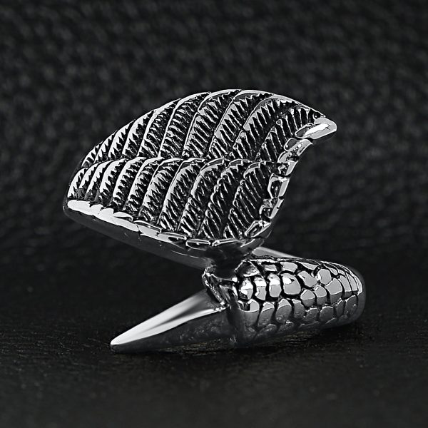 SCR4007-Detailed-Claw-Stainless-Steel-Ring-Lifestyle-Front_20555ae0-64cf-45c7-aaed-793adc5b64e6.jpg