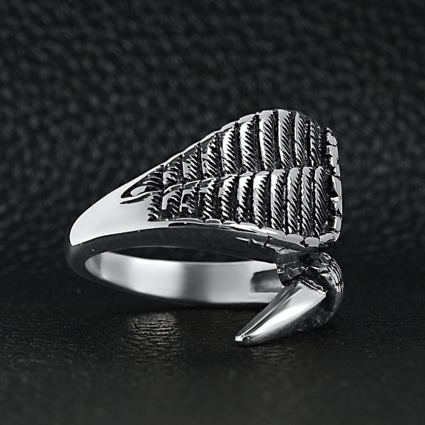 SCR4007-Detailed-Claw-Stainless-Steel-Ring-Lifestyle-Side_c96474e5-042e-49e0-a269-37f211a28c3d.jpg