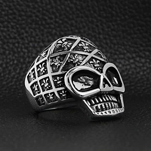 SCR4023-Skull-With-Fleur-De-Lis-Accents-Stainless-Steel-Ring-Lifestyle-Side_f424d8e3-cd70-475a-b086-5f35937a2a30.jpg
