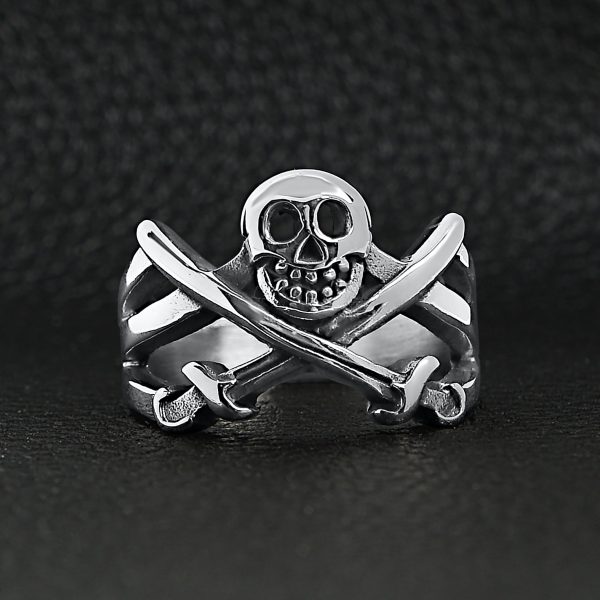 SCR4095-Skull-Crossed-Swords-Stainless-Steel-Ring-Lifestyle-Front_1426bbb1-8c71-48f6-9b25-fb611016ff18.jpg