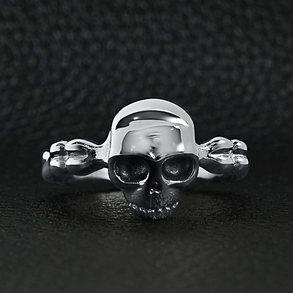SCR4099-Detailed-Skull-Stainless-Steel-Women_s-Ring-Lifestyle-Front_923abb01-1715-4538-a658-e42fb41b3ace.jpg