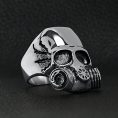 SCR4106-Detailed-Gas-Mask-Stainless-Steel-Ring-Lifestyle-Side_74190d33-a31d-4c96-b7c1-9cb49d109fc2.jpg