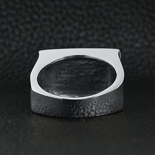 SCR4112-HD-Stainless-Steel-Ring-Lifestyle-Back_faad6517-85e6-450f-9cd1-31b72a0dad26.jpg