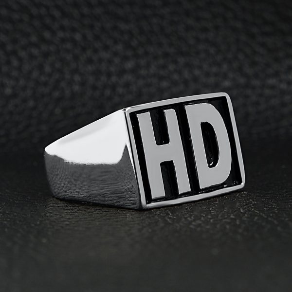 SCR4112-HD-Stainless-Steel-Ring-Lifestyle-Side_012aadc1-9eea-4da6-ab22-96e40876cd4a.jpg