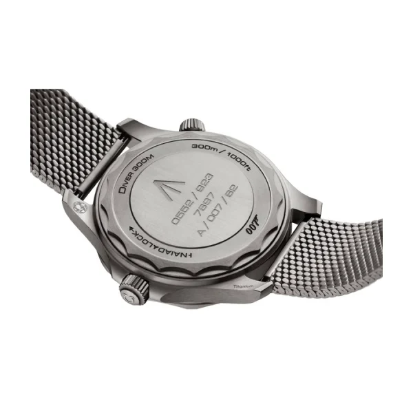 Seamaster-300M-007-Brown-Dial-Replica2.webp