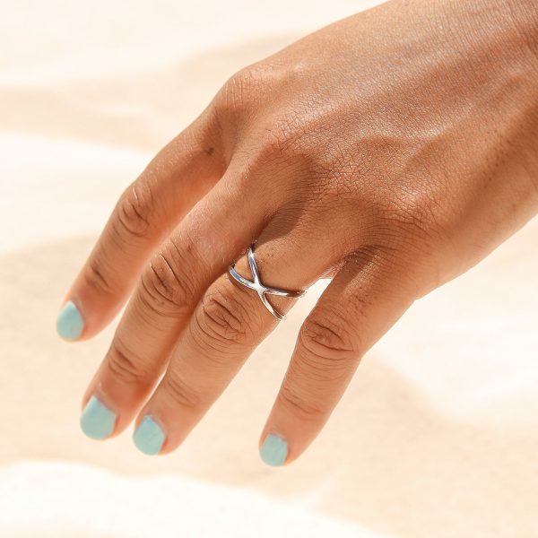 crisscrossring_fda3664a-72b1-4689-a68a-deaf4d31a2a5.jpg