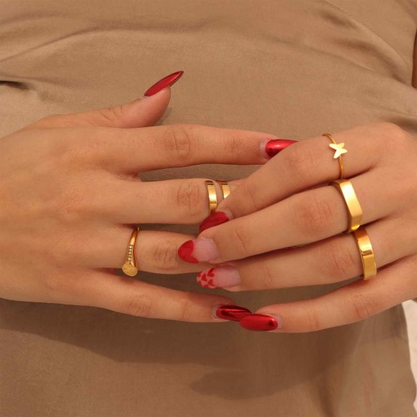 goldfingers_ce03e7b6-37da-4b71-a72e-7cdd11d13b1a.jpg