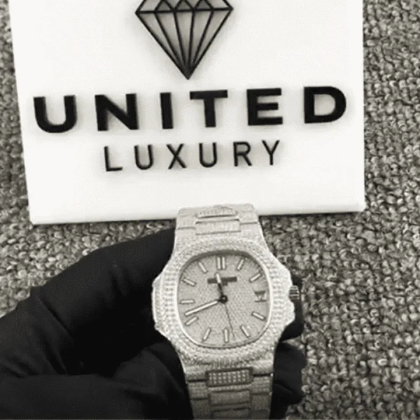 patek-iced-out-replica-3.webp