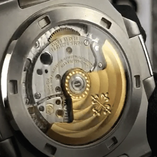 patek-iced-out-replica-4.webp