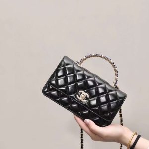 CHANEL 24P Pearl woc bag