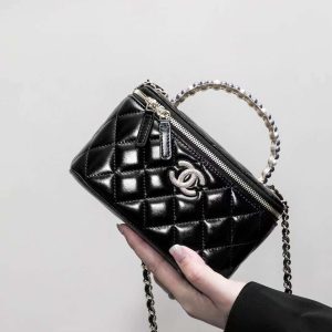 CHANEL 24P Pearl makeup case bag