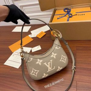 LV M46112 One shoulder underarm bag