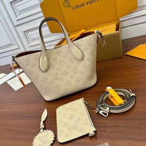 L V M21849 Cowhide shopping bag