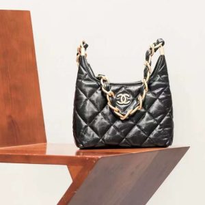 CHANEL 24A  Wandering underarm bag