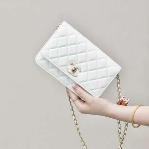 CHANEL wallet on chain
