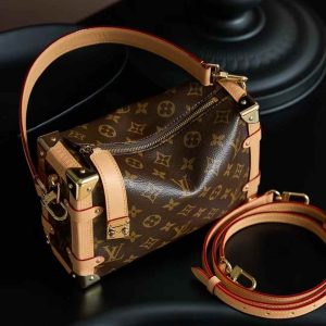 LOUIS VUITTON SIDE TRUNK M46358