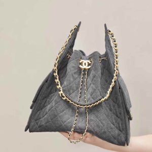CHANEL 25 Medium Handbag
