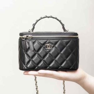CHANEL Chain makeup bag