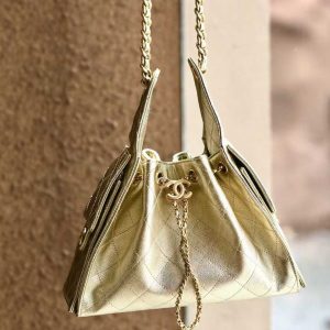 CHANEL 25 Small Handbag