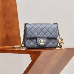 CHANEL Flap Bag 17cm
